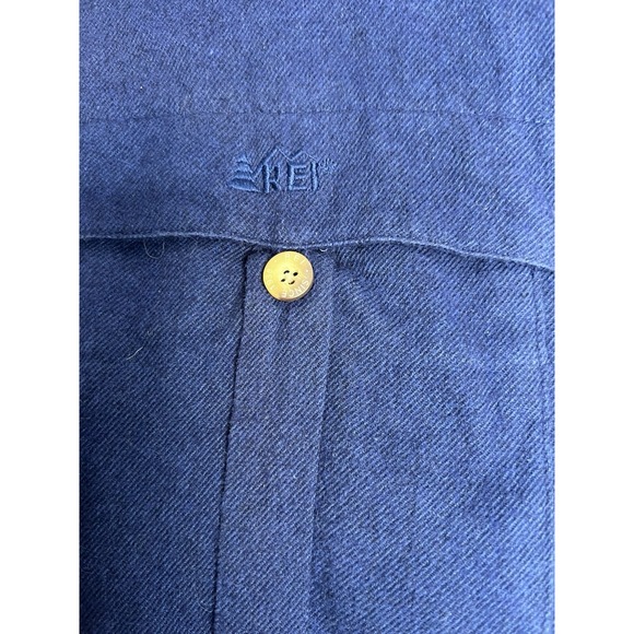 REI Co-Op Shirt Mens XXL Blue Button Up Outdoor Casual‎ Camp Hike Travel Pockets - Picture 5 of 6